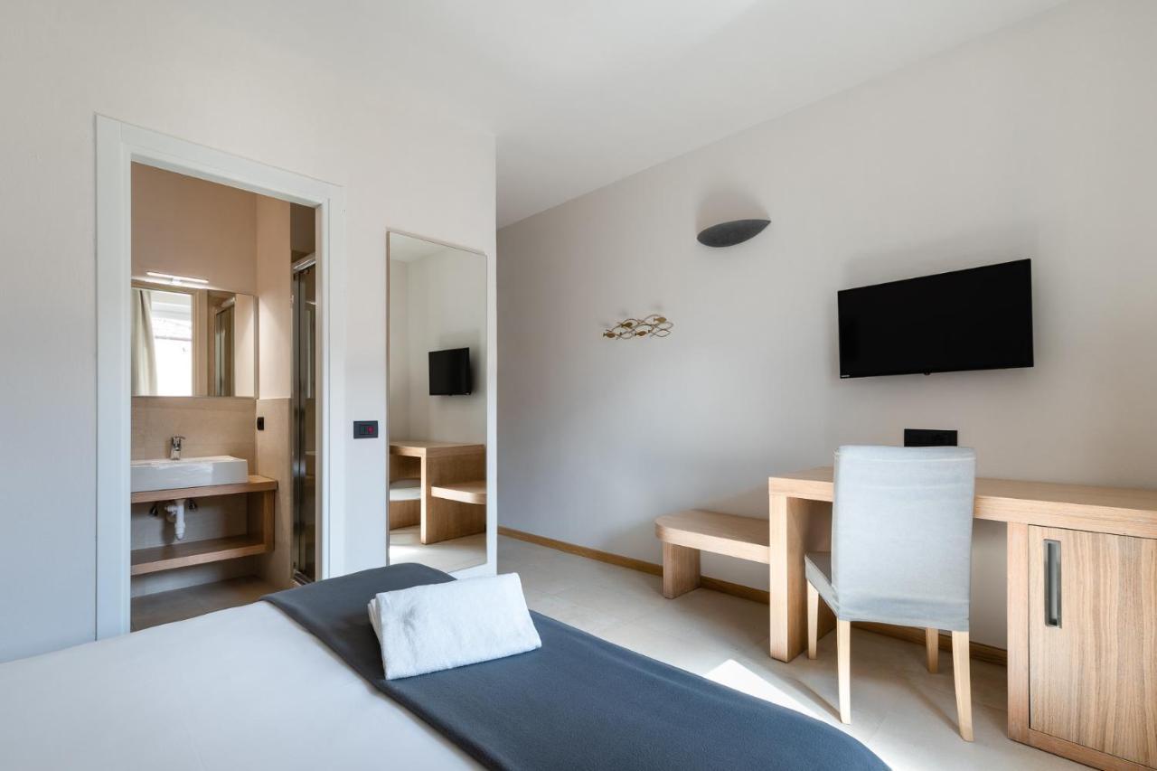 Hotel Delfino プロッキオ エクステリア 写真